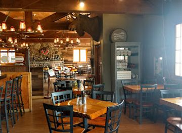 minnesota/grand-marais/restaurant/cascade-restaurant-pub