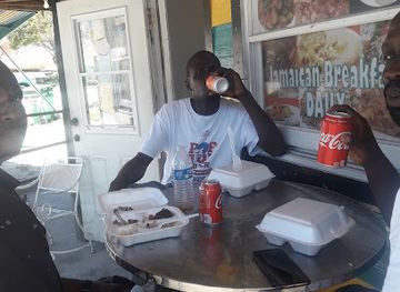 the-bahamas/bimini-islands/restaurant/tropic-s-take-out-jamaican-bahamian