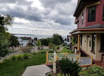 wisconsin/madeline-island/restaurant/landmark-restaurant-at-old-rittenhouse-inn