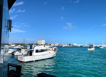 the-bahamas/nassau-and-paradise-island/restaurant/bangs