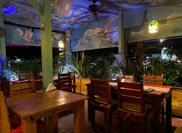 Las Tías Suriname