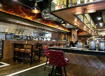 kentucky/louisville/restaurant/guy-fieri-s-smokehouse