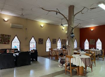 chad/tandjile/restaurant/restaurant-le-madrigal