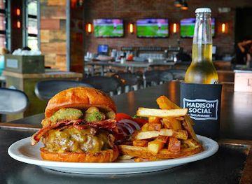 florida/tallahassee/restaurant/madison-social