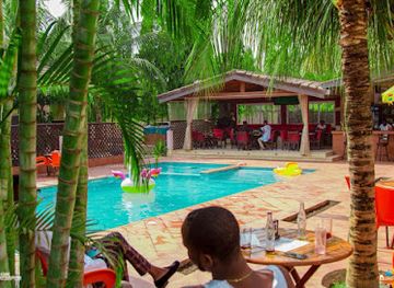 ghana/ashanti-confederacy/restaurant/momo-s-pool-bar-guest-house
