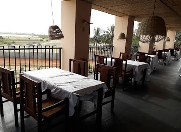 the-gambia/wuli-east/restaurant/gibbi-s-on-the-beach