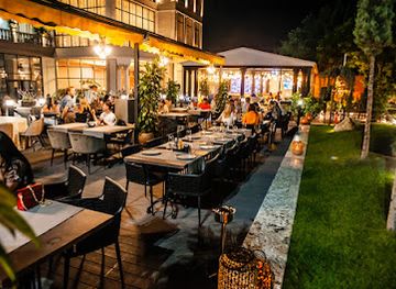 moldova/chisinau-county/restaurant/gray-goose-garden