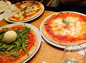 switzerland/gstaad/restaurant/pizza-basta