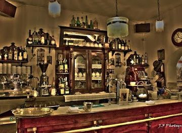 spain/madrid/malasana/restaurant/cafe-ajenjo