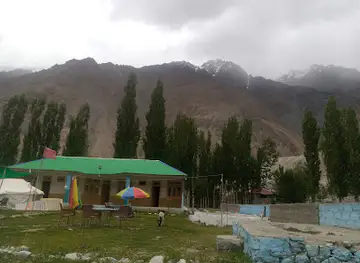 Gate way hotel pahdar