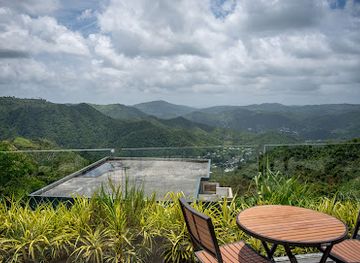 puerto-rico/central-mountain-range/restaurant/luna-montuna-restaurant