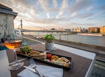 hungary/budapest/gellert-hill/restaurant/rudas-bistro