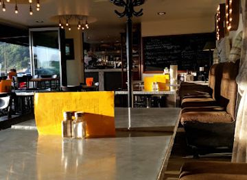 guernsey/jethou/restaurant/coco