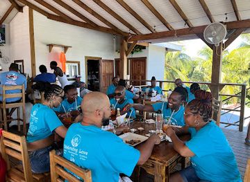 belize/placencia/restaurant/big-beck-s-harbor-view