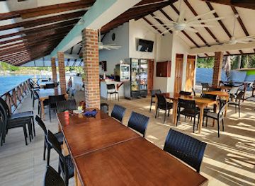 panama/portobelo/restaurant/los-pelicanos-beach-bar