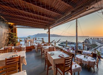 greece/santorini/restaurant/ammoudi-fish-tavern