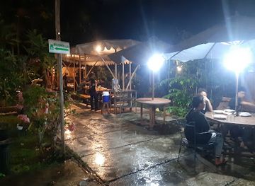 indonesia/yogyakarta/restaurant/resto-watu-lumpang