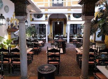 spain/seville/restaurant/el-librero-tapas-y-quesos