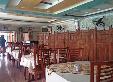 pakistan/abbottabad/restaurant/woodlock