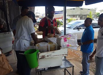 trinidad-and-tobago/tunapuna-piarco/restaurant/frank-s-hot-doubles