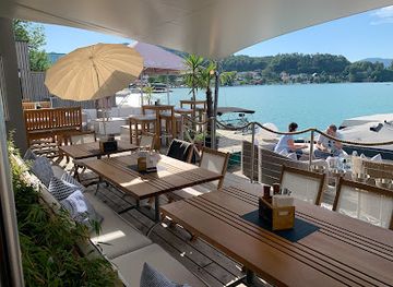 austria/worthersee/restaurant/lakeside