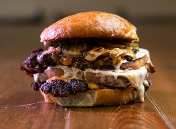 washington/kennewick/restaurant/hot-mess-burgers-and-fries