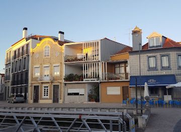 portugal/aveiro/restaurant/necas-house