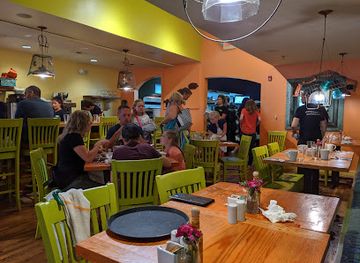 wisconsin/lake-geneva/restaurant/simple-cafe