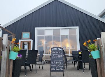 iceland/húsavík/restaurant/jaja-ding-dong-husavik