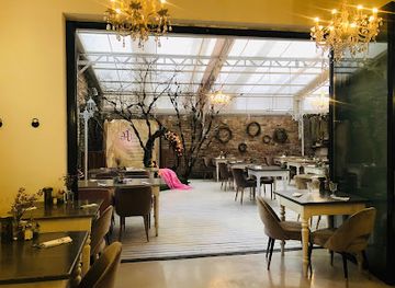 hungary/budapest/restaurant/vintage-garden