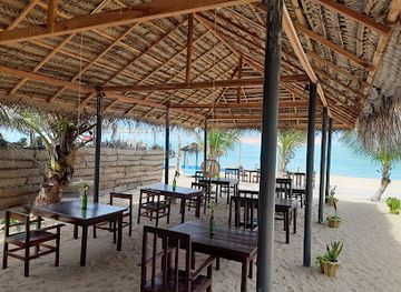 sri-lanka/arugam-bay/restaurant/beach-point-resto-lounge
