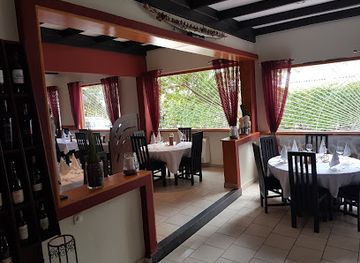 cameroon/dja-faunal-reserve/restaurant/la-fourchette