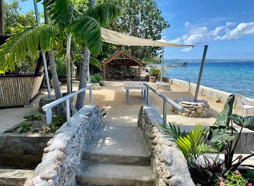 vanuatu/aore-island/restaurant/starfish-beach-bar