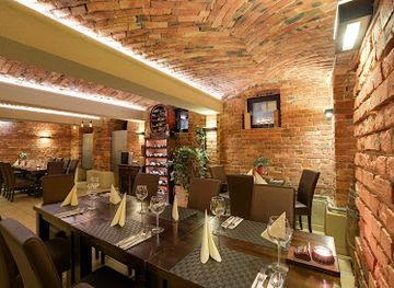 poland/silesia/restaurant/zaklety-czardasz-jedzenie-i-wino