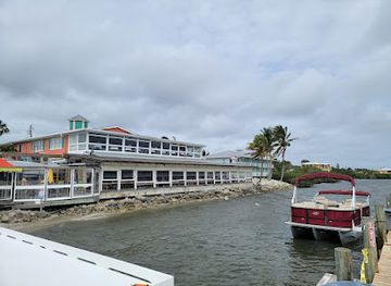 florida/sebastian-inlet-state-park/restaurant/blackfins-at-capt-hirams-resort