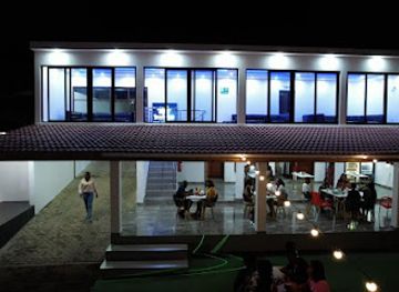 mozambique/inhambane/restaurant/beach-front-restaurant-bar