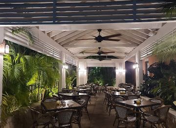 the-bahamas/crooked-island/restaurant/naughty-johnny-s
