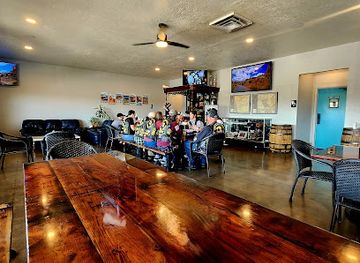 utah/canyonlands/restaurant/outlaw-s-roost