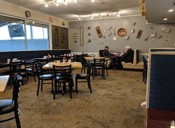 indiana/muncie/restaurant/by-hand-and-fork