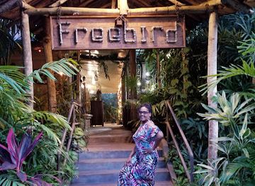 trinidad-and-tobago/nylon-pool/restaurant/petrea-place-freebird-restaurant