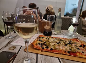 poland/lodz/restaurant/winni