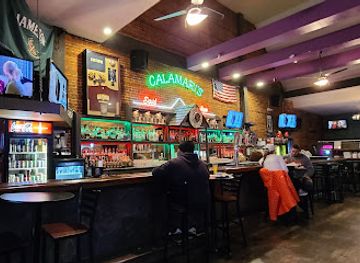 pennsylvania/lake-erie/restaurant/calamari-s-squid-row