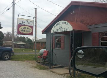 mississippi/holly-springs-national-forest/restaurant/laws-hill-fish-house
