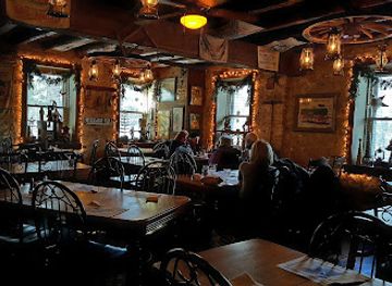 wisconsin/kettle-moraine-state-forest/restaurant/the-farmstead