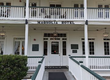 mississippi/biloxi/restaurant/field-s-steak-oyster-bar