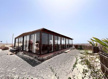 cabo-verde/praia-de-chaves/restaurant/viana-club