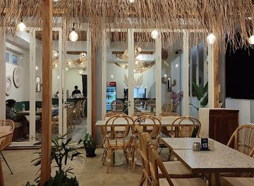 indonesia/komodo-national-park/restaurant/lighthouse-bajo