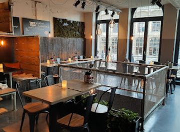 belgium/ghent/korenmarkt/restaurant/poule-poulette