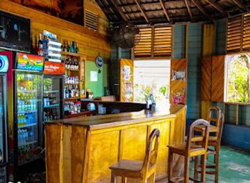 jamaica/middlesex-county/restaurant/little-ochie-seafood-restaurant-bar