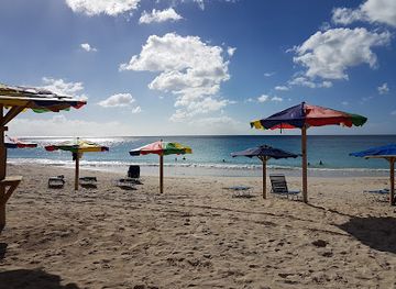 antigua-and-barbuda/shirley-heights-lookout/restaurant/darkwood-beach-bar-and-restaurant